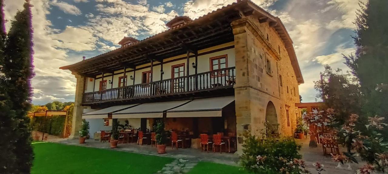 Palación de Toñanes Exterior foto